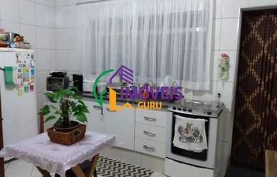 Imagem: A casa possui 2 Dormitórios, 2 Banheiros, 2 Vagas na garagem