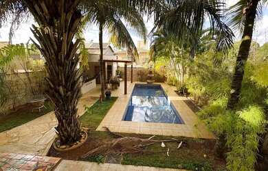 Imagem: A casa em condomínio possui 4 Dormitórios, 5 Banheiros, 2