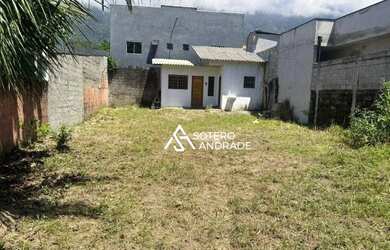 Imagem: A casa possui 1 Dormitório, 1 Banheiro, 5 Vagas na garagem