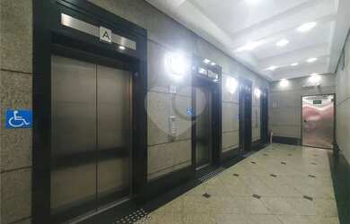 Imagem: O depósito possui 513m² de Área e está localizado em Centro