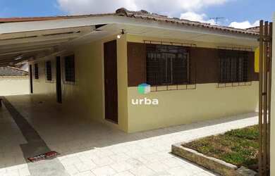 Imagem: A casa possui 3 Dormitórios, 2 Banheiros, 3 Vagas na garagem