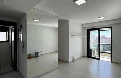 Imagem: O apartamento possui 2 Dormitórios, 2 Banheiros, 2 Vagas na