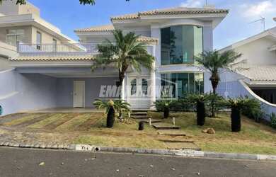 Imagem: A casa em condomínio possui 3 Dormitórios, 4 Banheiros, 4