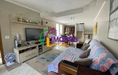 Imagem: A casa possui 3 Dormitórios, 5 Banheiros, 4 Vagas na garagem