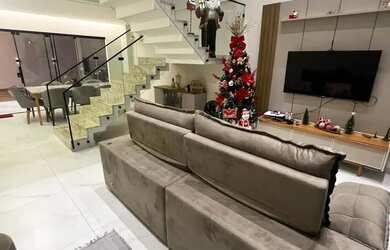 Imagem: A casa em condomínio possui 4 Dormitórios, 5 Banheiros, 2