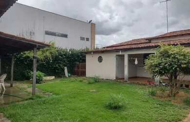 Imagem: A casa em condomínio possui 3 Dormitórios, 3 Banheiros, 1