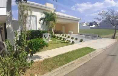 Imagem: A casa em condomínio possui 3 Dormitórios, 4 Banheiros, 4