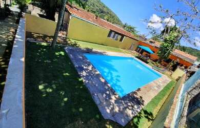 Imagem 2: Casa com Piscina em Condomínio no Guarujá Temporada -Ao lado do pier