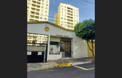 Imagem: O apartamento possui 3 Dormitórios, 1 Banheiro, 1 Vaga na garagem