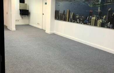 Imagem: O depósito possui 2 Vagas na garagem, 150m² de Área e está