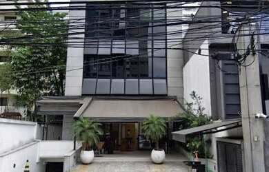 Imagem: O depósito possui 5 Vagas na garagem, 1.156m² de Área e