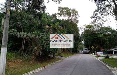 Imagem: O terreno possui 690m² de Área e está localizado em Transurb