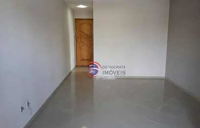 Imagem: O apartamento possui 3 Dormitórios, 1 Banheiro, 1 Vaga na garagem