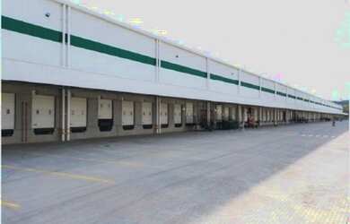 Imagem: O depósito possui 5 Vagas na garagem e 5886m² de Área e está