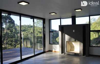 Imagem: A casa possui 2 Dormitórios, 1 Banheiro, 3 Vagas na garagem