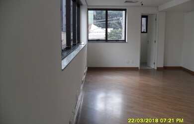 Imagem: O depósito possui 1 Vaga na garagem, 37m² de Área e está