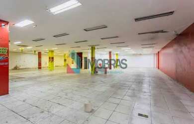 Imagem: O depósito para alugar possui e está localizado em Madureira