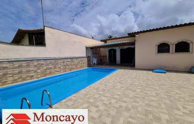 Imagem: A casa possui 3 Dormitórios, 3 Banheiros, 5 Vagas na garagem