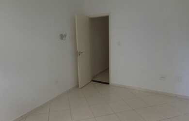 Imagem: A casa possui 4 Dormitórios, 5 Banheiros, 2 Vagas na garagem