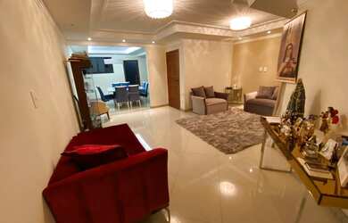 Imagem: O apartamento possui 3 Dormitórios, 1 Banheiro, 1 Vaga na garagem