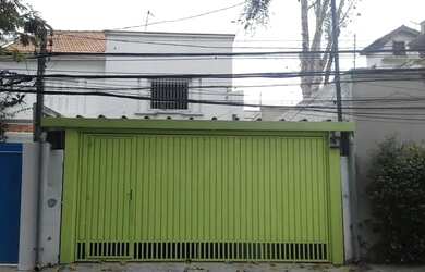 Imagem: A casa possui 3 Dormitórios, 3 Banheiros, 2 Vagas na garagem