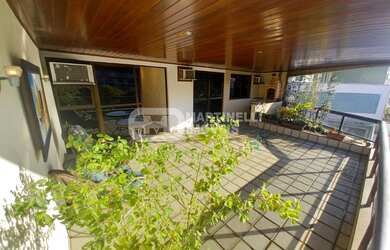 Imagem: O apartamento possui 2 Dormitórios, 1 Banheiro, 2 Vagas na