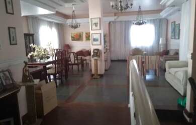 Imagem: A casa possui 5 Dormitórios, 5 Banheiros, 5 Vagas na garagem