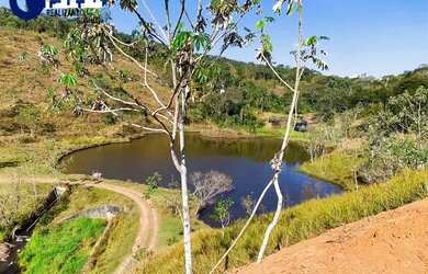 Imagem: O terreno possui 600m² de Área e está localizado em Centro