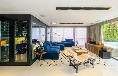 Imagem: O apartamento na cobertura possui 4 Dormitórios, 5 Banheiros