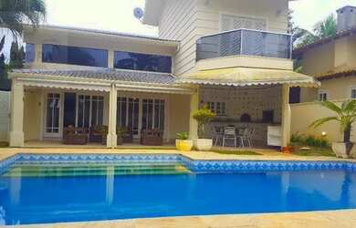 Imagem: A casa para alugar possui 4 Dormitórios, 4 Banheiros, 4 Vagas