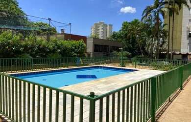 Imagem: O apartamento possui 3 Dormitórios, 1 Banheiro, 1 Vaga na garagem