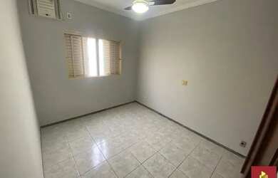 Imagem 12: Casa de condomínio térrea para aluguel possui 236 metros quadrados com...