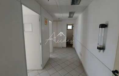 Imagem: O depósito possui 1 Vaga na garagem e 38m² de Área e está