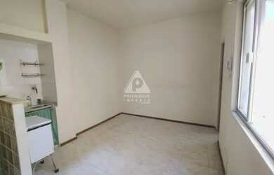 Imagem: A kitnet possui 1 Banheiro, 16m² de Área e está localizado