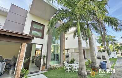 Imagem: A casa em condomínio possui 5 Dormitórios, 5 Banheiros, 4