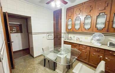 Imagem: O apartamento possui 3 Dormitórios, 5 Banheiros, 3 Vagas na