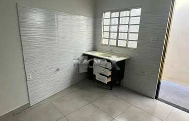 Imagem: A kitnet possui 1 Dormitório, 1 Banheiro, 1 Vaga na garagem