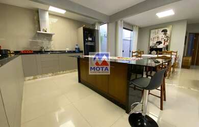 Imagem 3: Casa à venda no Centro de Guaratuba PR