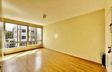 Imagem 2: Apartamento à venda, com 2 dormitórios, localizado no Centro de Santa...