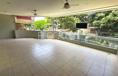 Imagem: O apartamento possui 3 Dormitórios, 3 Banheiros, 2 Vagas na