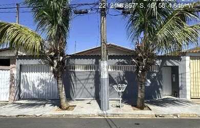 Imagem: A casa possui 1 Dormitório, 1 Banheiro, 142m² de Área e