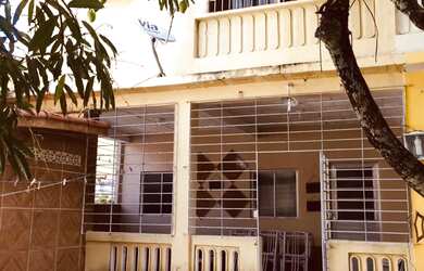 Imagem: A casa possui 4 Dormitórios, 2 Banheiros, 2 Vagas na garagem