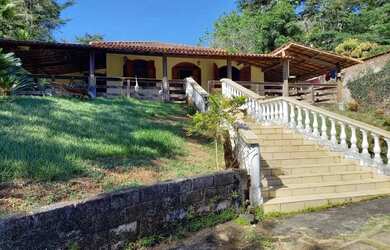 Imagem: A fazenda possui 21.000m² de Área e está localizado em Quintas