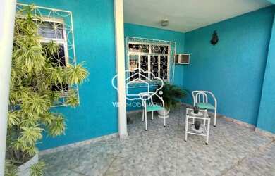 Imagem: A casa possui 2 Dormitórios, 2 Banheiros, 2 Vagas na garagem