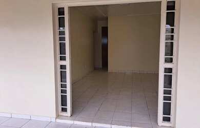 Imagem 8: Alugo Casa de esquina com piscina no Bairro dos Estados