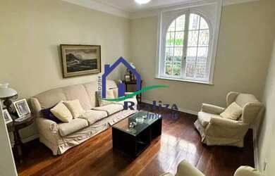 Imagem: A casa à venda possui 5 Dormitórios, 4 Banheiros, 3 Vagas