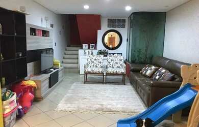 Imagem: A casa à venda possui 3 Dormitórios, 2 Banheiros, 2 Vagas