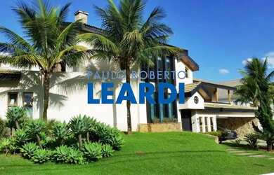 Imagem: A casa em condomínio possui 4 Dormitórios, 5 Banheiros, 5