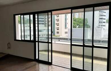 Imagem: O apartamento possui 4 Dormitórios, 4 Banheiros, 2 Vagas na