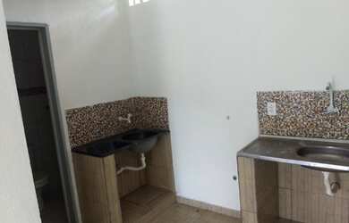 Imagem: A casa possui 2 Dormitórios, 1 Banheiro, 1 Vaga na garagem